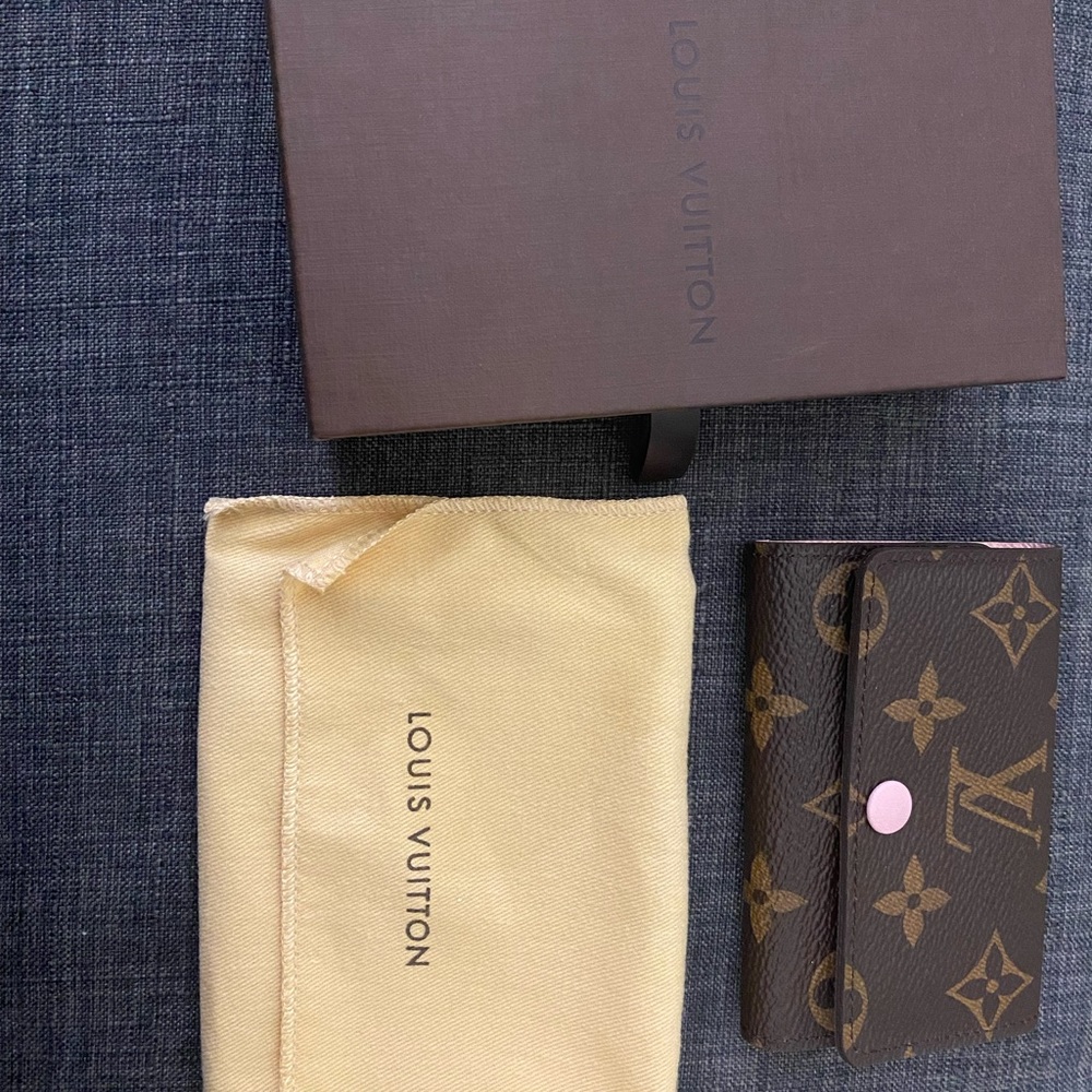 New Louis Vuitton 6 Key Holder in Rose Ballerine.